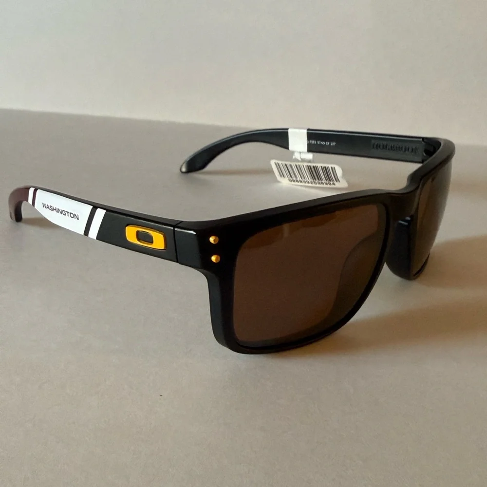 Oakley sunglasses Washington Football Team Holbrook™ special edition